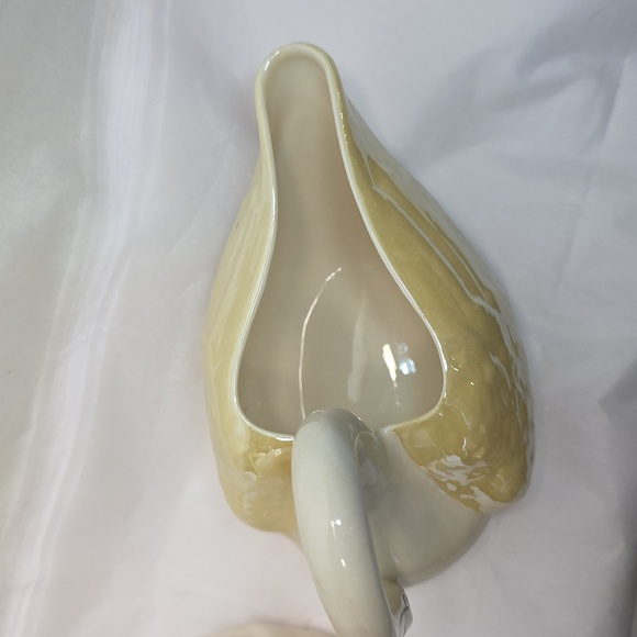 Belleek Erne Vase, Undine Water Maiden Girl Creamer, Swan Creamer - Picture 5 of 11